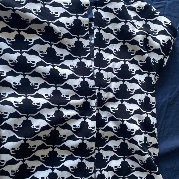 Black and white king sleeve dress - Picture 3 of 3